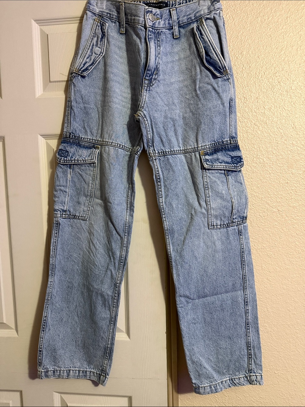 Aeropostale Light Wash Boyfriend Cargo Jeans
